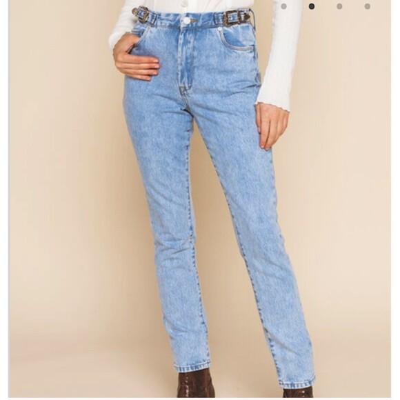 Blank NYC The Bleecker size 28 Light Wash Belt Appliqué Western Mom Jeans - Picture 1 of 12